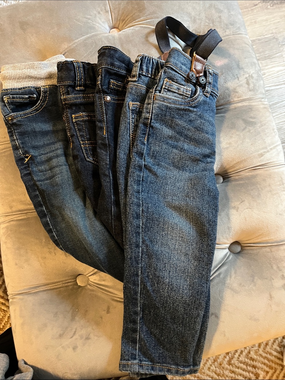 Osh kosh B’gosh boys jeans 3 pair 12-18 months
